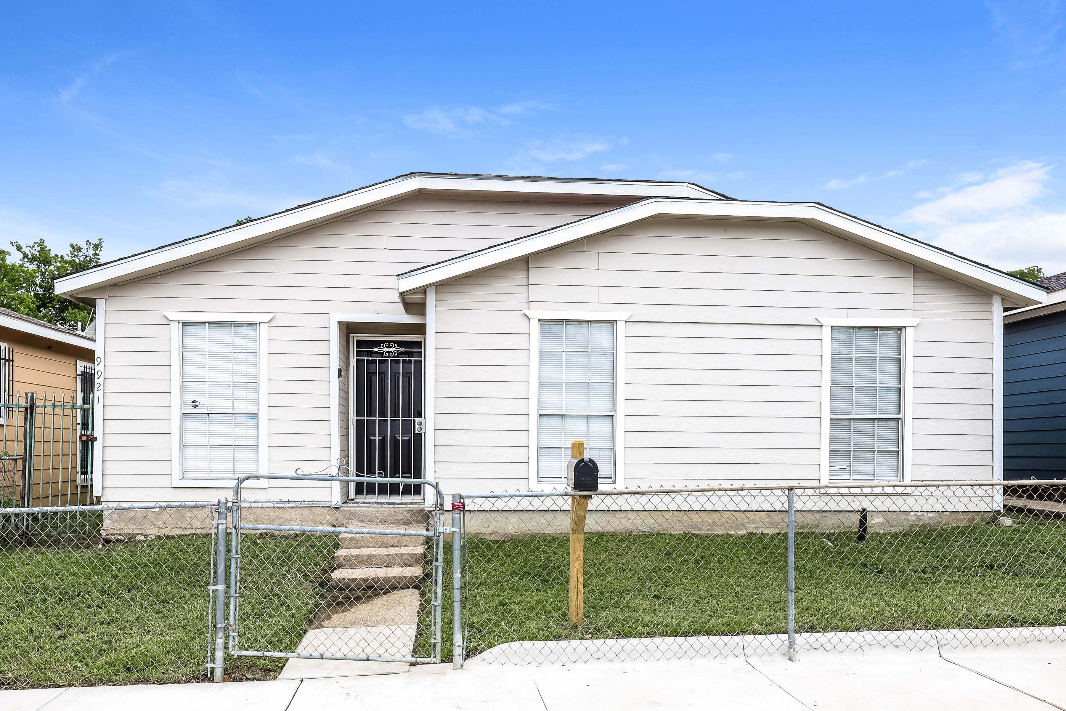 9921 CEDAR MOUNTAIN CIR DALLAS, TX 75217